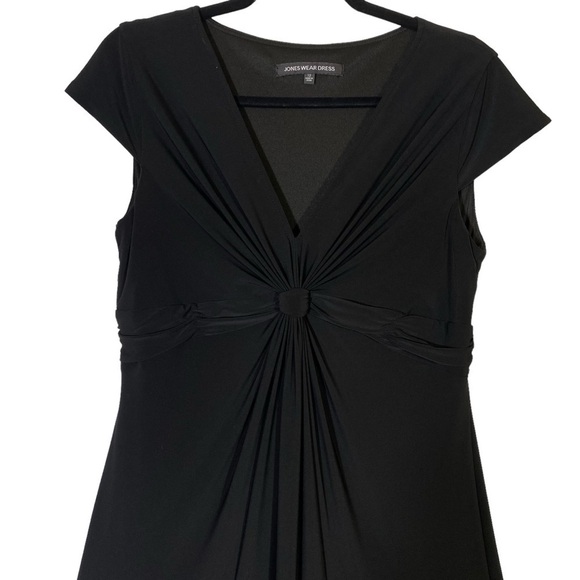 Jones Wear Dress size 12 Black Midi Plunge Neckline Short Sleeve Little Black - Picture 2 of 7